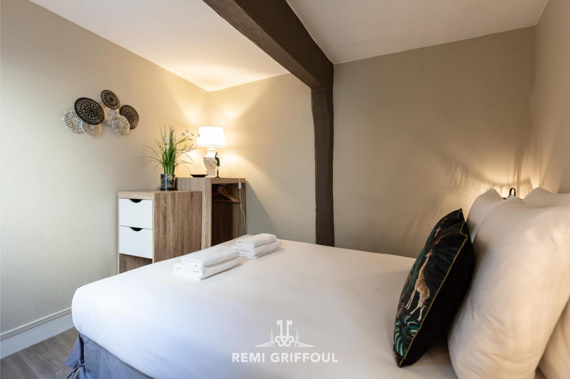 Emeraude Cozy Nest 3 Heart Of Historic District 2 Guests Honfleur Buitenkant foto