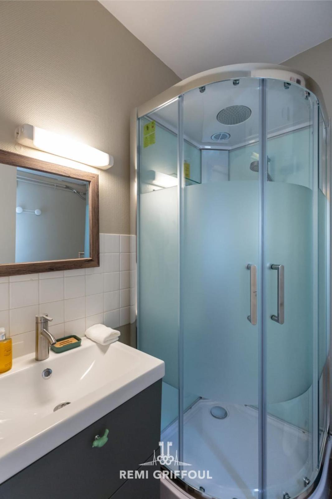 Emeraude Cozy Nest 3 Heart Of Historic District 2 Guests Honfleur Buitenkant foto